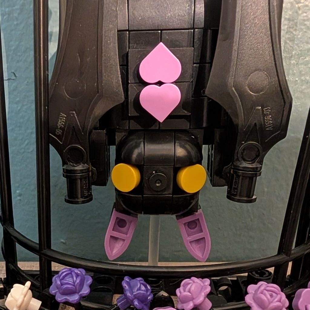 Close-up of the Block Tech bat.